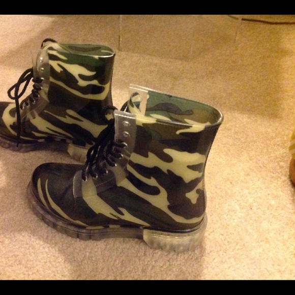 Shoes - Camo Rain Boots